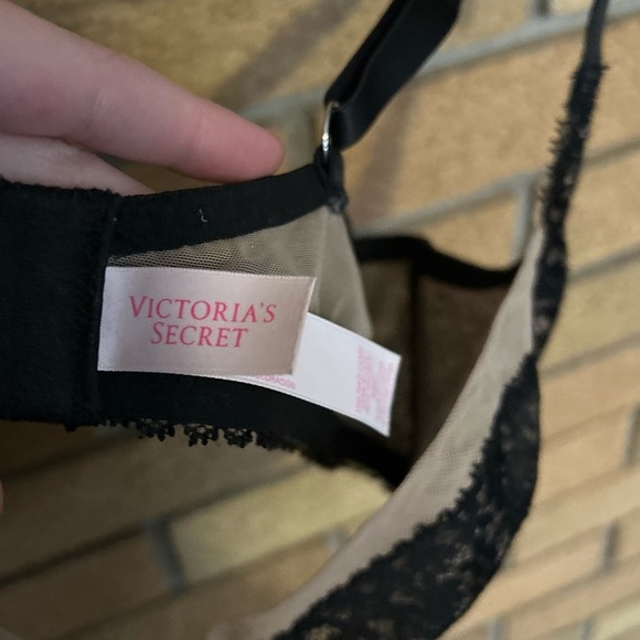 Victoria's Secret Black Lace Unlined Mesh Underwire Demi Bra Size 36C - Picture 3 of 5